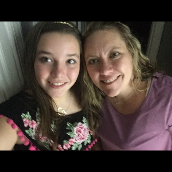 Meet your Posher, Heather - Picture 2 of 2